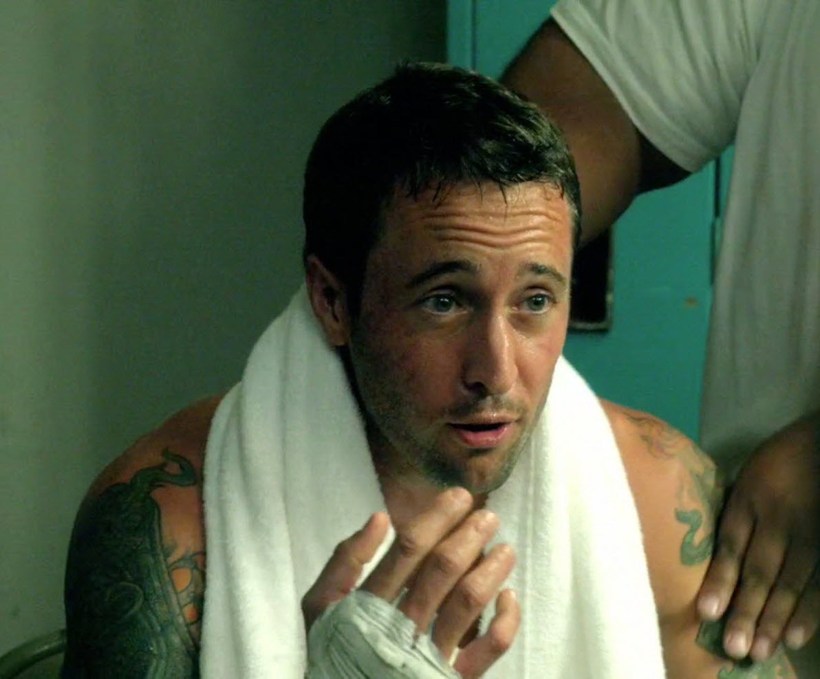 #AlexOLoughlin in One Episode of #H50, so many looks….. | Alex O ...