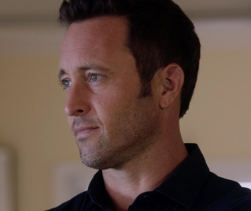 This image has an empty alt attribute; its file name is alex-oloughlin-as-steve-in-h50-s06e18.jpg